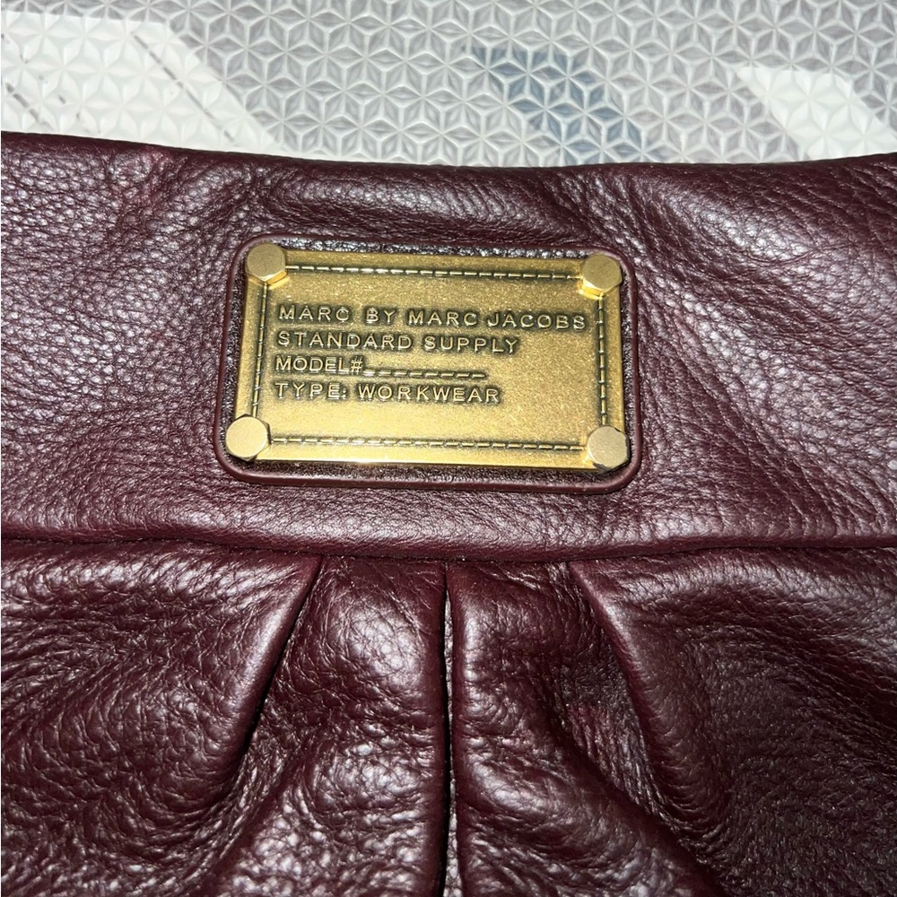 Marc Jacob's burgundy leather crossbody bag - Picture 3 of 4